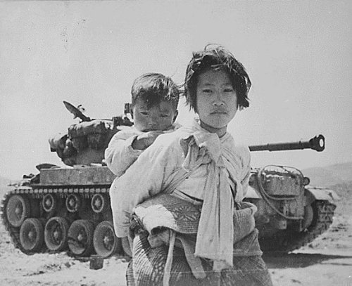 NIÑOS REFUGIADOS EN LA GUERRA DE COREA