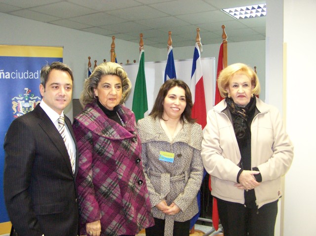 Gonzalo Vallejo (Director Gestión Académica UDLA), Virginia Reginato (Alcaldesa Viña del Mar, Carolina Miranda (Directora PASOS) y Eugenia Garido (Concejal Viña del Mar).