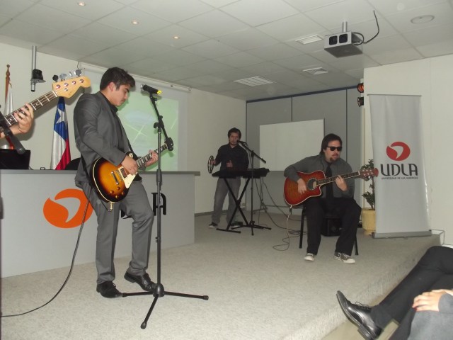 lanzamiento RadioHistoriaUdla