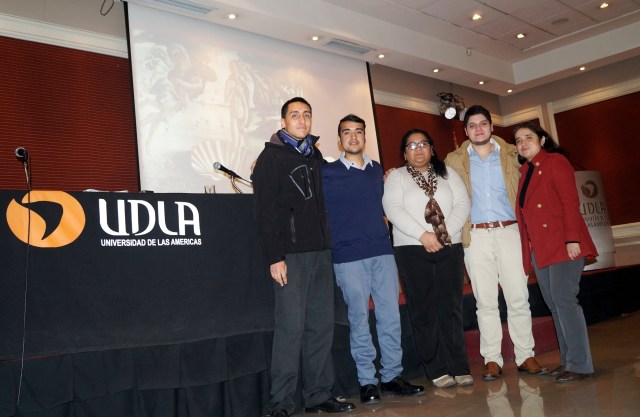 Organizadores y Directora de Escuela